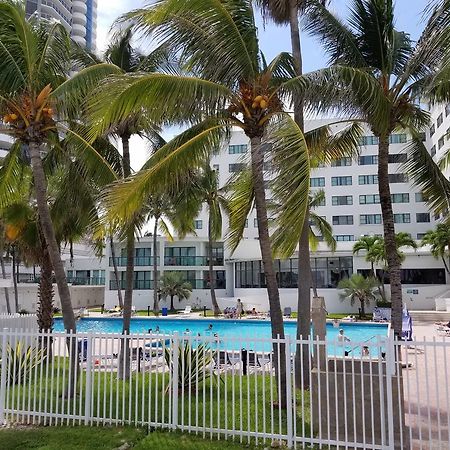 Ocean Front Resort Studio Маями Бийч Екстериор снимка