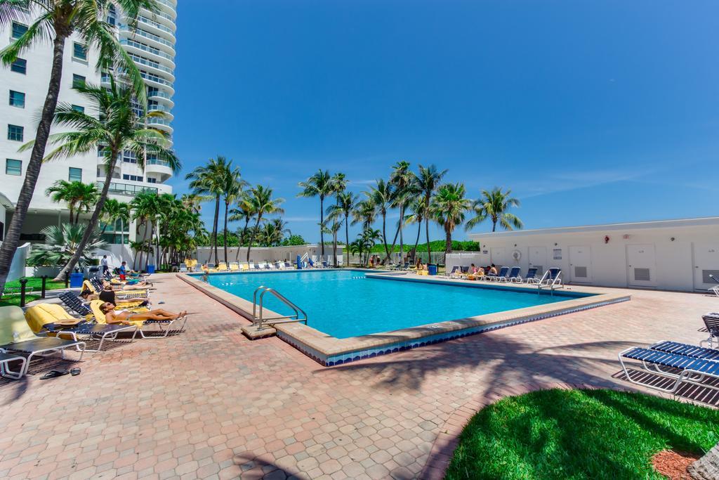 Ocean Front Resort Studio Маями Бийч Екстериор снимка