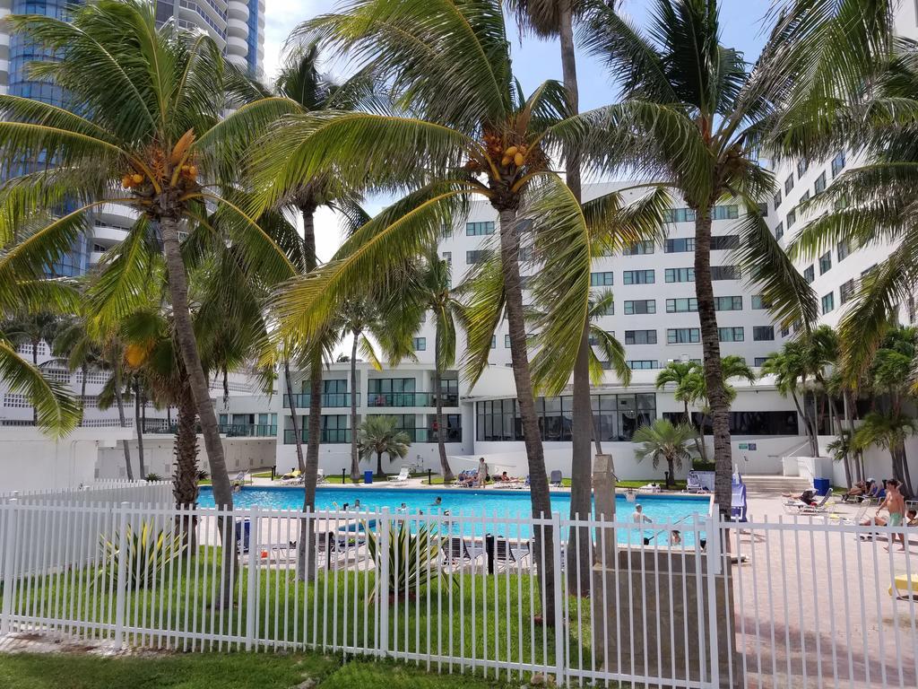 Ocean Front Resort Studio Маями Бийч Екстериор снимка